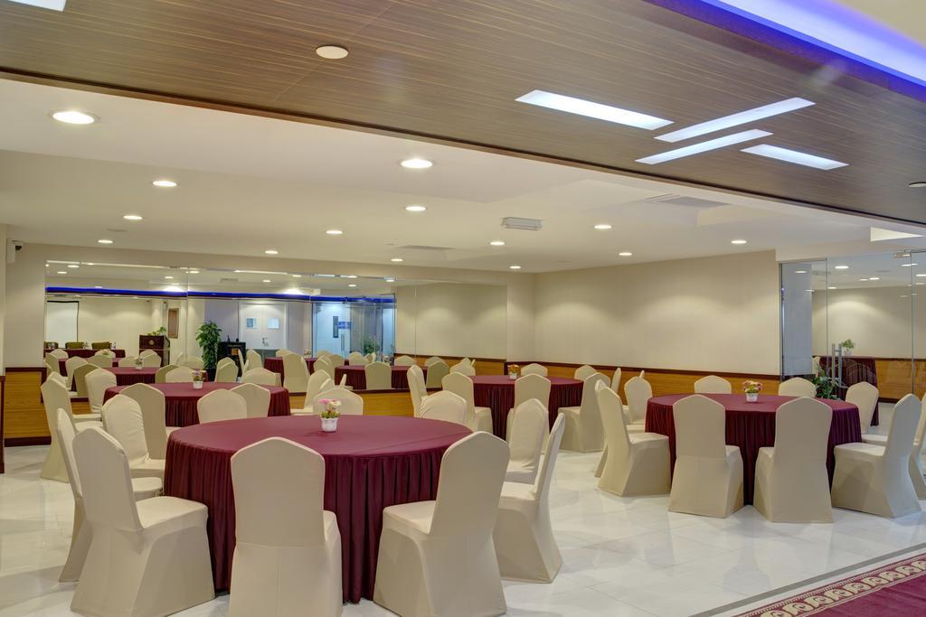 Tulip Inn Royal Suites Ajman Extérieur photo